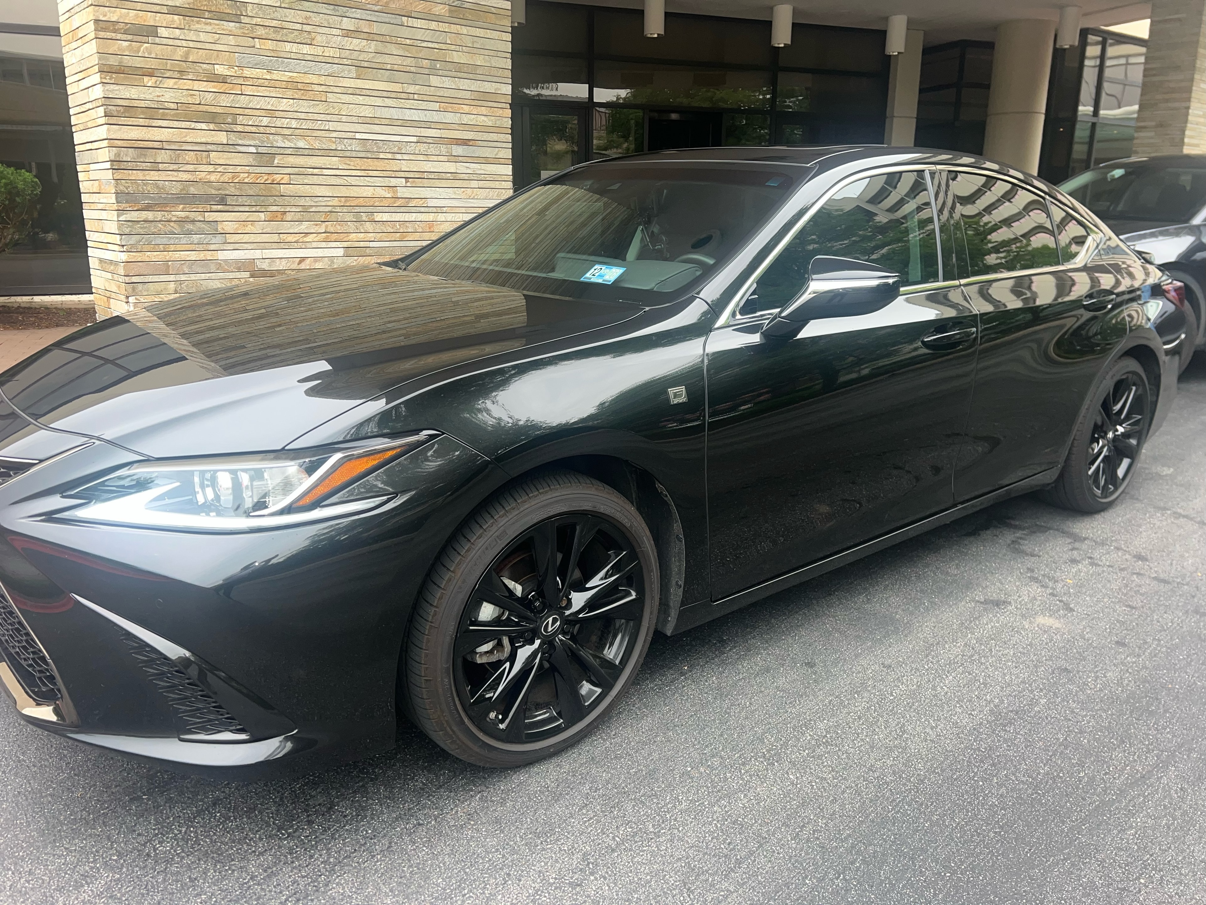 Lexus ES 350 sedan 3/4 front angle
