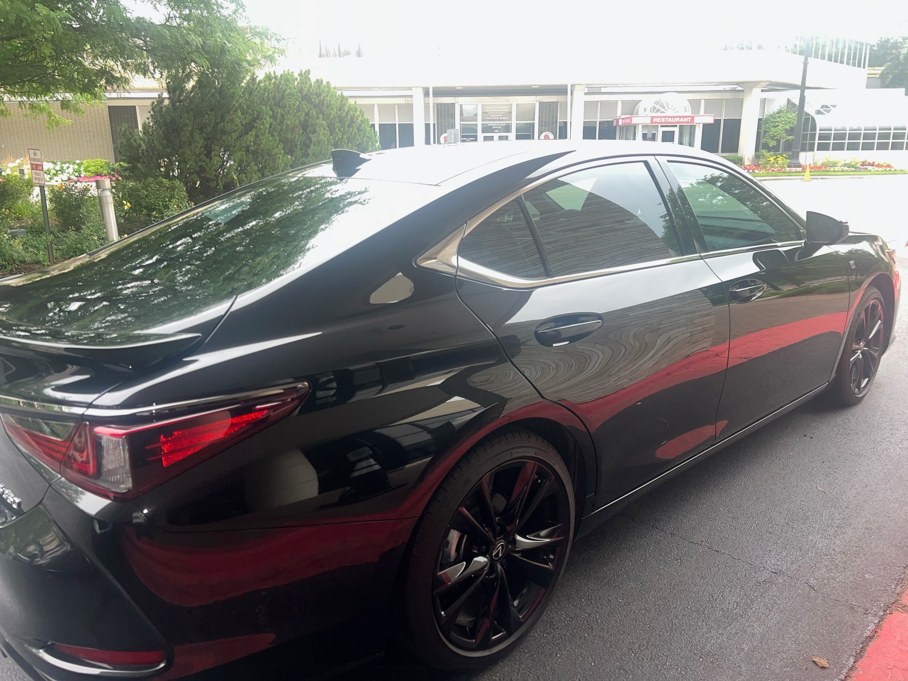 Lexus ES 350 sedan rear 3/4 angle