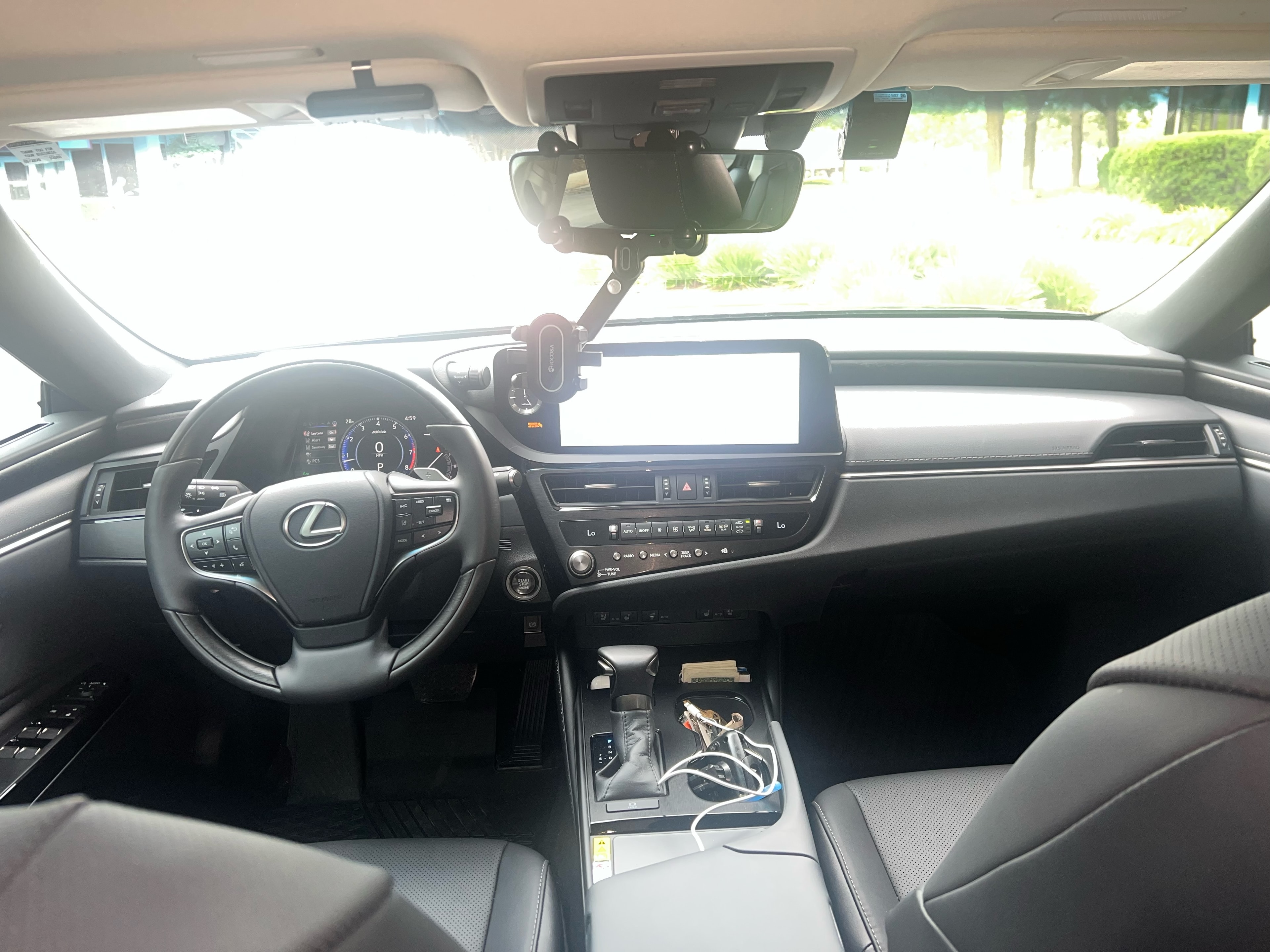 Lexus ES 350 interior dashboard view